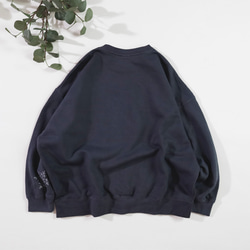 雪片のドイリー ろうけつ染めプルオーバー（ユニセックスサイズ） *sumikuro* 3枚目の画像