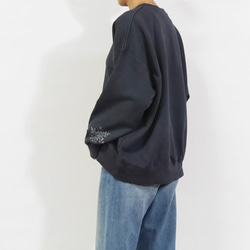 雪片のドイリー ろうけつ染めプルオーバー（ユニセックスサイズ） *sumikuro* 13枚目の画像