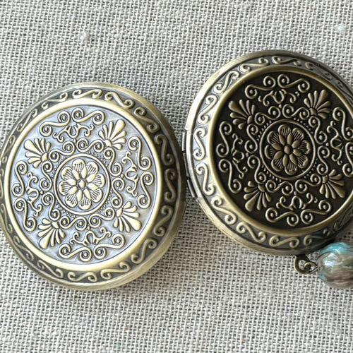 【レア品 最終値】お花柄のアンティーク風ロケットペンダント Amazon | ネックレス レディース ロケットペンダント アンティーク風