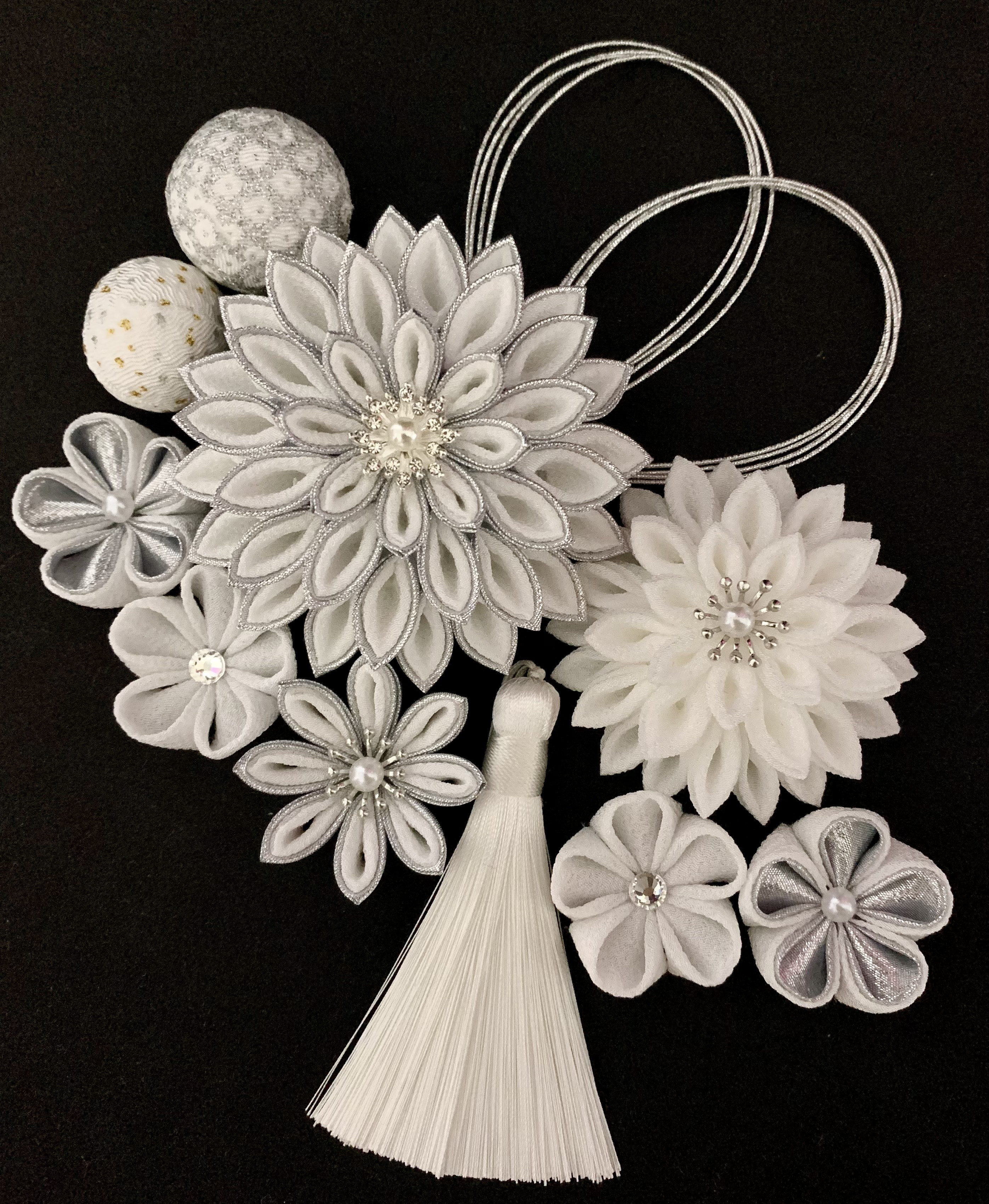 つまみ細工　シルバー　白