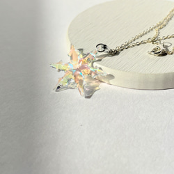 雪の結晶ネックレス / レジン / クリスマス ネックレス・ペンダント 華