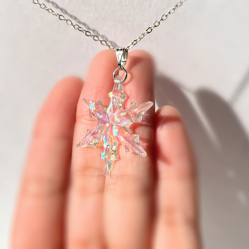 雪の結晶ネックレス / レジン / クリスマス ネックレス・ペンダント 華