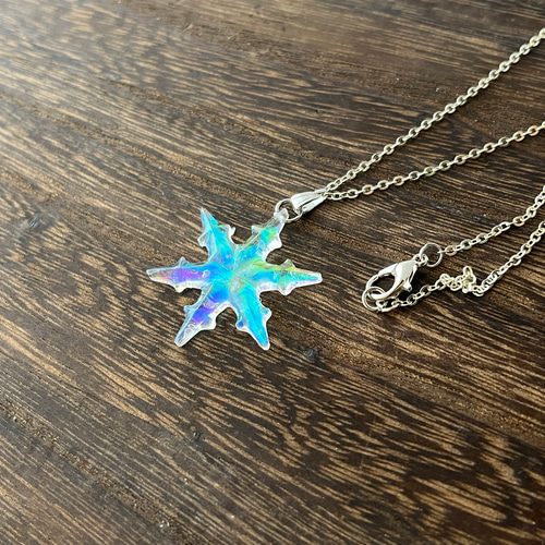【1666】レジン　雪の結晶　ネックレス　ペンダント　ハンドメイド 1666】レジン 雪の結晶 ネックレス ペンダント ハンドメイド