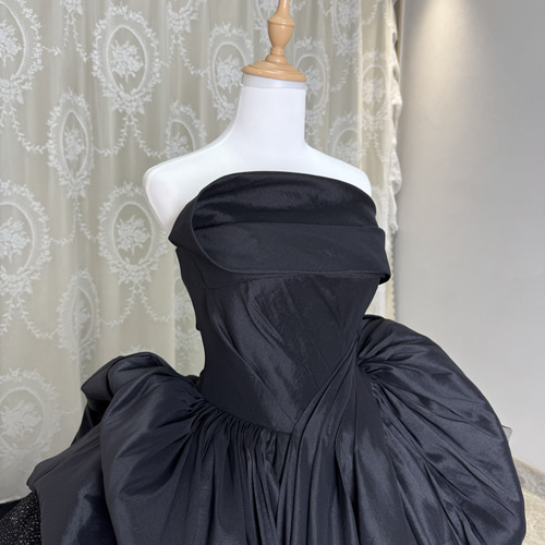 お買い得！非対称 アシメドレス 高級ブラック かっこいいカラードレス