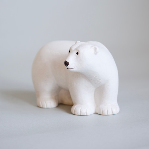 こちらを見つめるシロクマの置物 その他置物 m-zokei 通販