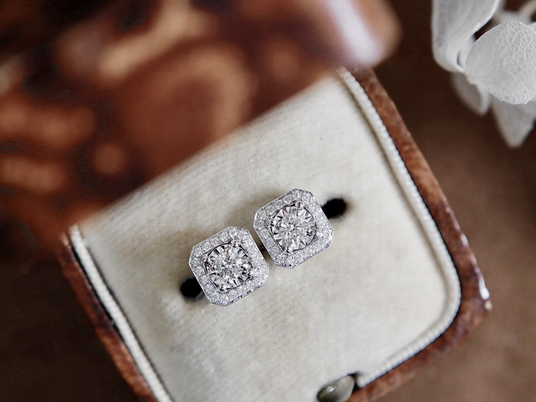 天然ダイヤモンドピアス0.282ct　k18