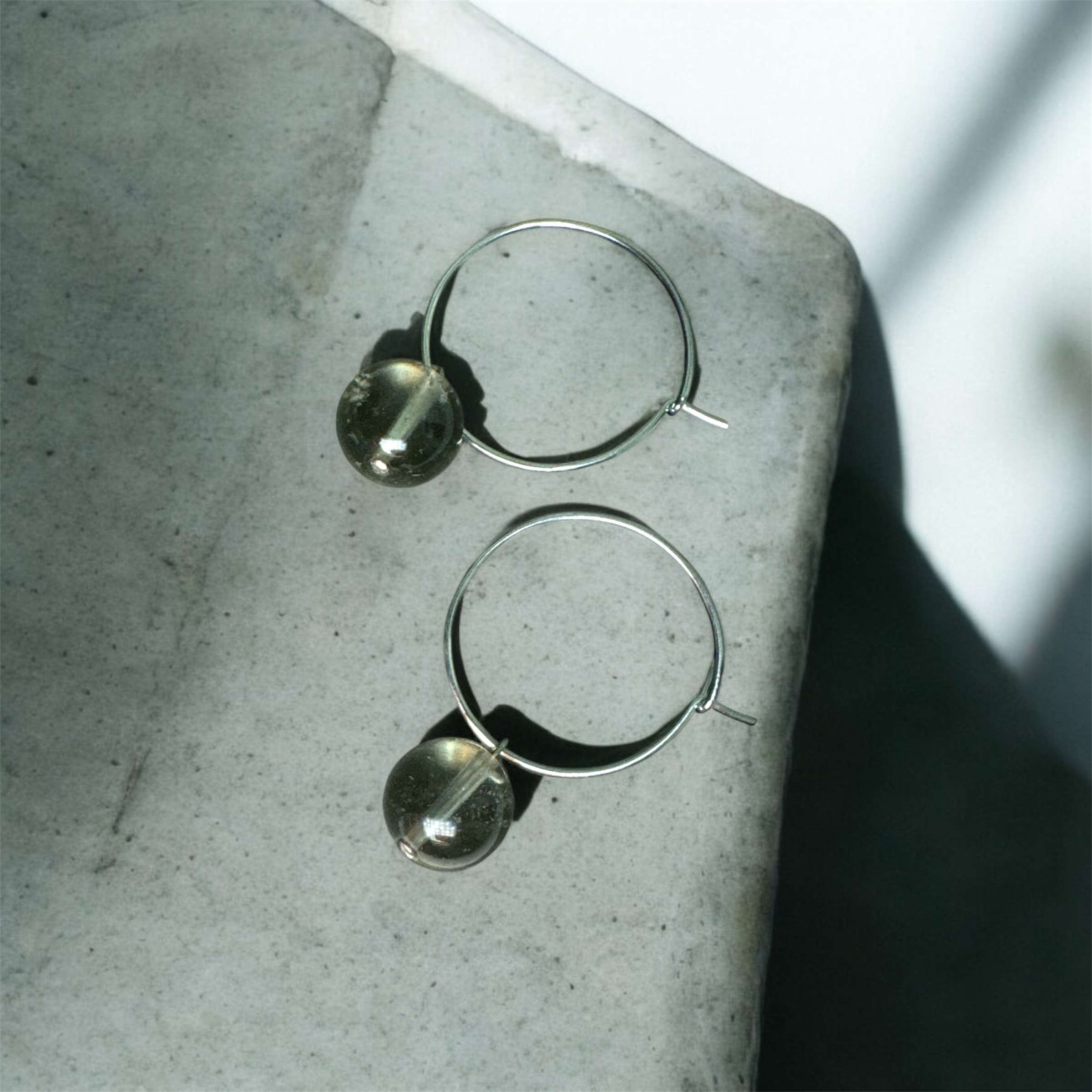 天然石　リビアングラス （ピアス）