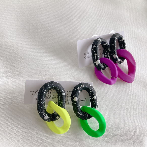 オトナきれいめダルメシアンピアス。　モノトーン×ネオンカラー。　イロが選べるタイプ 4枚目の画像