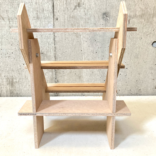 ディスプレイ什器 ひな壇3段/30幅/溝入/普通合板〈上質材〉 商品