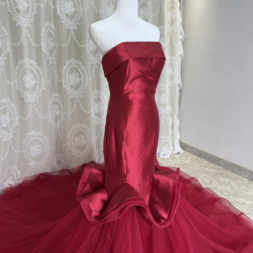 抜群のお洒落見え！ワインレッド 紅色 カラー変更可能 マーメイド