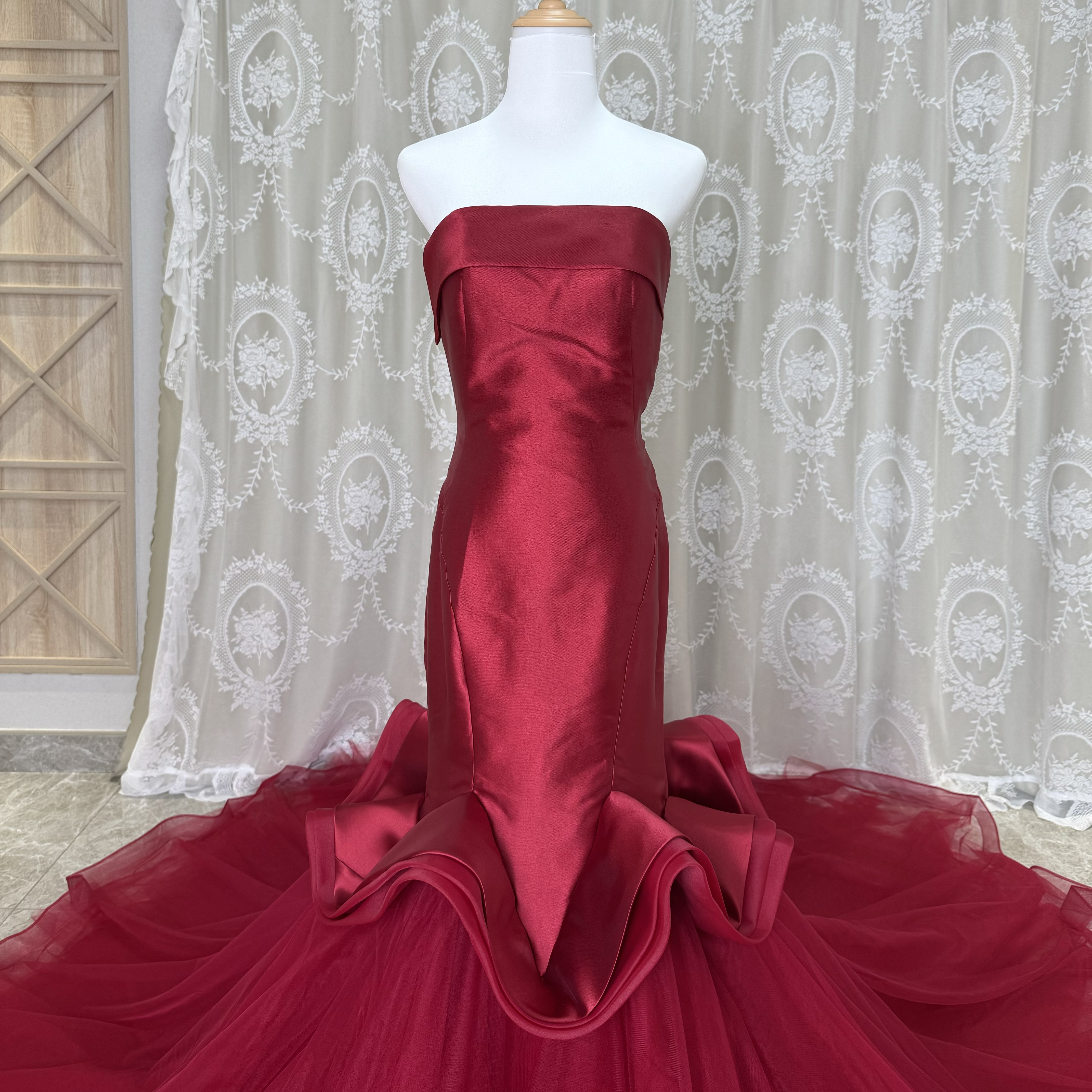 抜群のお洒落見え！ワインレッド　紅色　カラー変更可能　マーメイドドレス　カラードレス　2次会演奏会前撮りオーダー可能花嫁