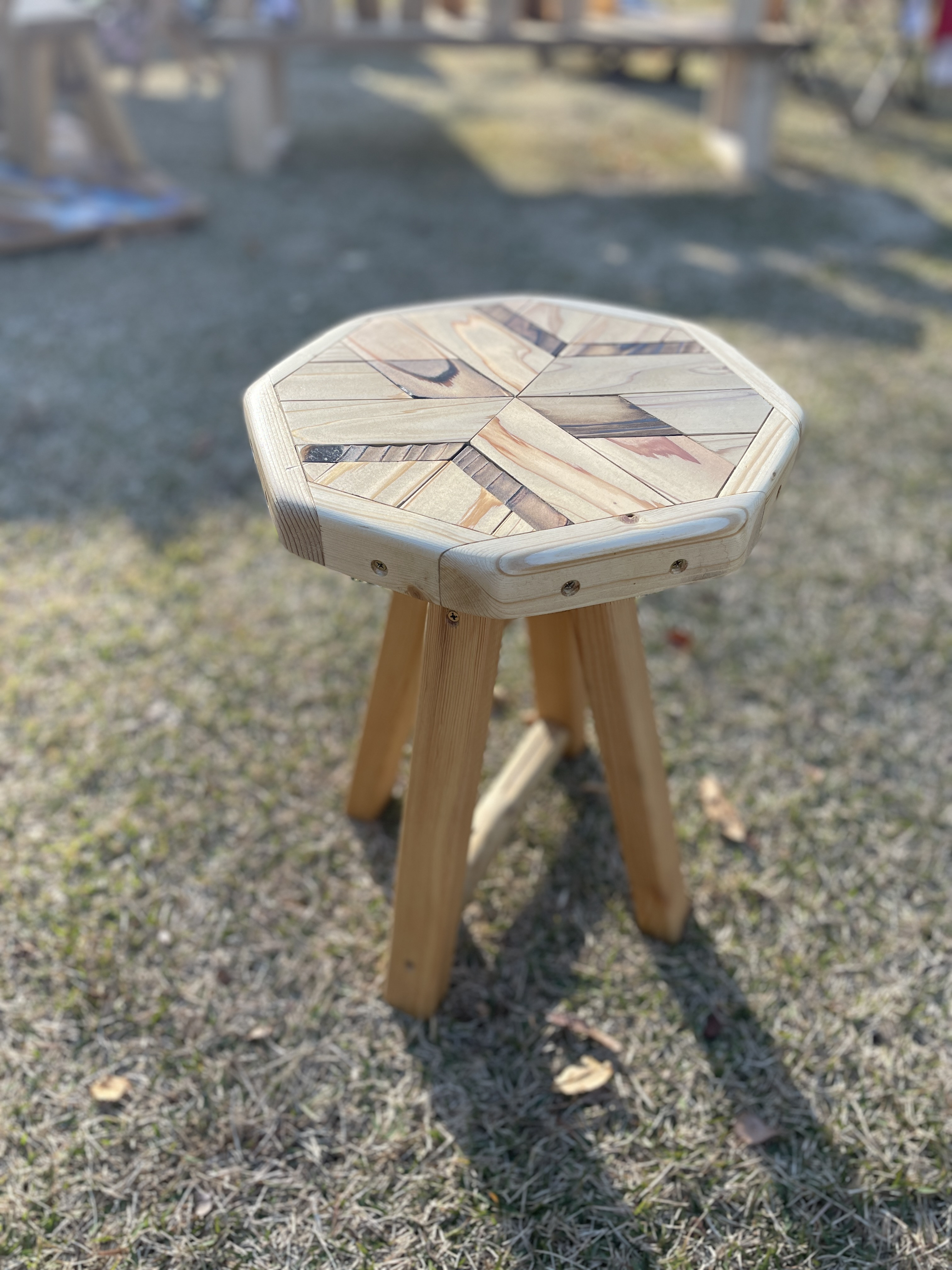 八角形の天板がかわいい。なんにでも使えるオクタゴンスツール⑦【ウッド】【オルテガ】【ナチュラル】⑥と⑦はペアです。