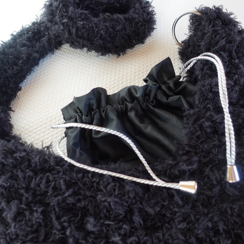 モコモコ黒のファーヤーンのショルダーバッグ ショルダーバッグ N²