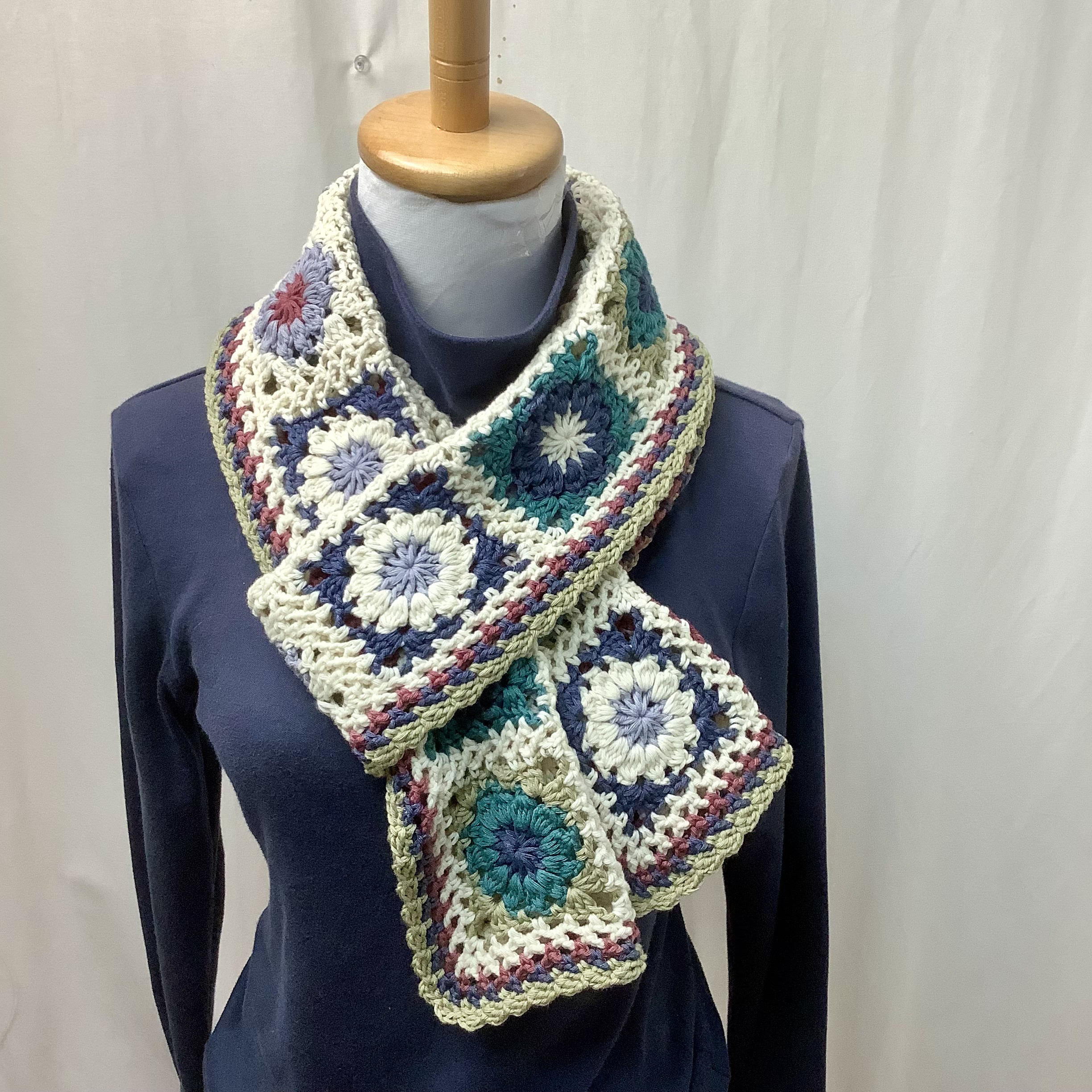 秋冬ｳｰﾙ混●花モチーフ・マフラー（和モダン)