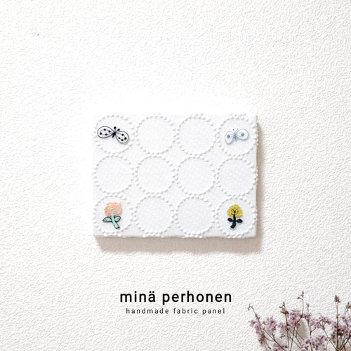 ファブリックパネル　ミナペルホネン　インテリア　チョウチョ　タンバリン　スキップ ファブリックパネル ミナペルホネン インテリア ボード チョウチョ