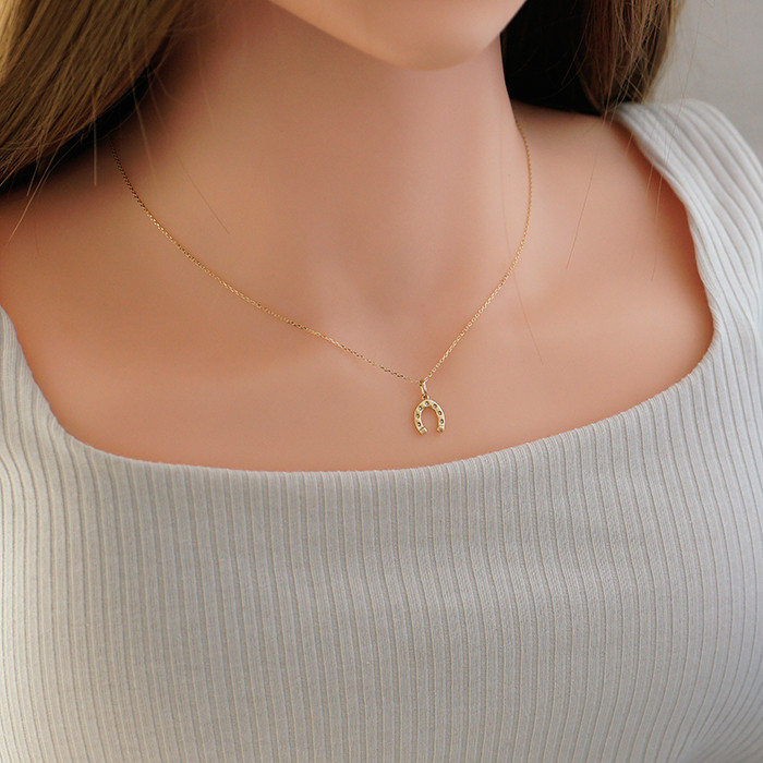 k18ゴールドネックレス ペンダントトップ 馬蹄ホースシューチャーム 18金 お守り華奢 ha-17