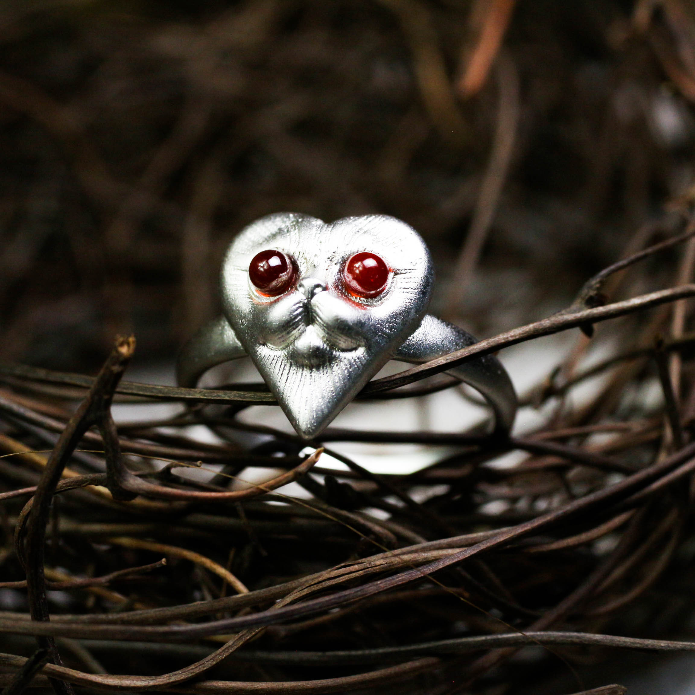 愛のひげ顔リング、シルバー925ときらめく大きな目リング、バレンタインデーギフト