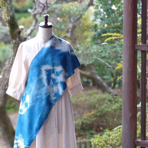 藍染めシルクストール〜ミモザ柄(長さ124cm・シルクスカーフ・草木染め