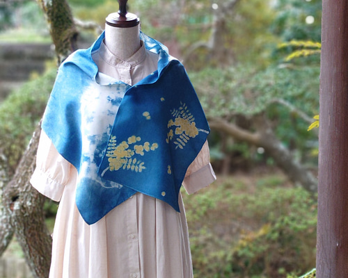 藍染めシルクストール〜ミモザ柄(長さ124cm・シルクスカーフ・草木染め