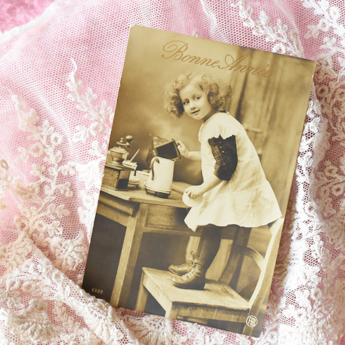 お取り置きフランスアンティークポストカードマヌエルカフェオレボウルを飲む少女 お取り置きフランスアンティークポストカードマヌエルカフェオレ