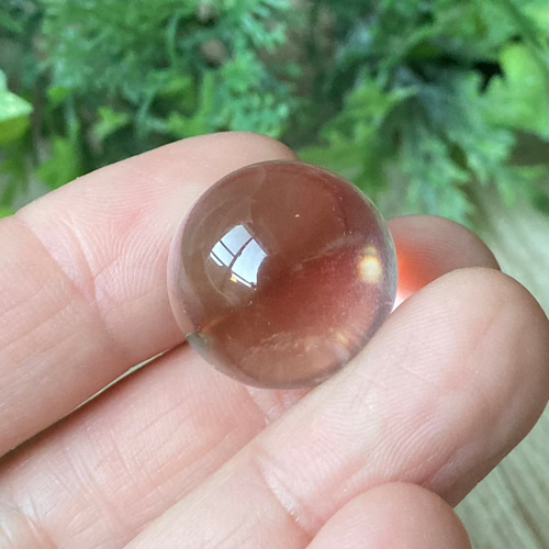 幻想的な光をたたえる希少石/ブルーエンジェルラダークォーツスフィア