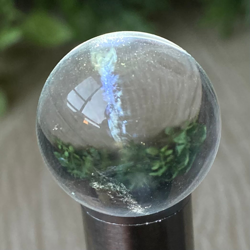 幻想的な光をたたえる希少石/ブルーエンジェルラダークォーツスフィア