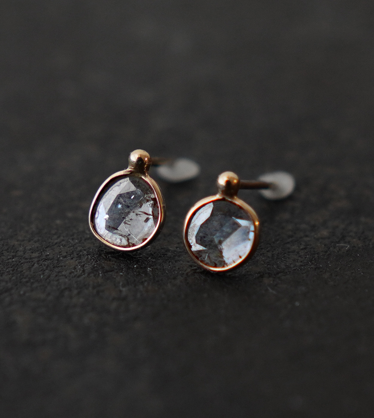 ★【スーパーセール】【K10】スライスダイヤモンドピアス　【誕生石】