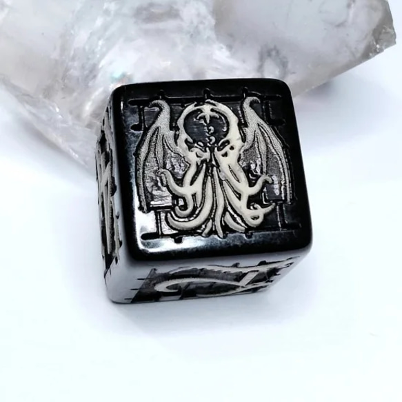 クトゥルフ 触手 黒 レーザー彫刻+刻印 6面 サイコロ ダイス 3枚目の画像