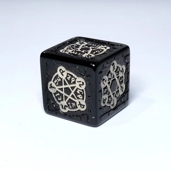 魔法陣ダイス 黒 レーザー彫刻+刻印 6面 サイコロ ダイス 2枚目の画像