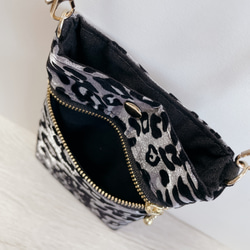 スマホショルダー ヒョウ柄グレー/豹柄ラメ/サコッシュポシェット スマホポーチ サブバッグ/合皮ストラップ◎ギフト母の日 6枚目の画像