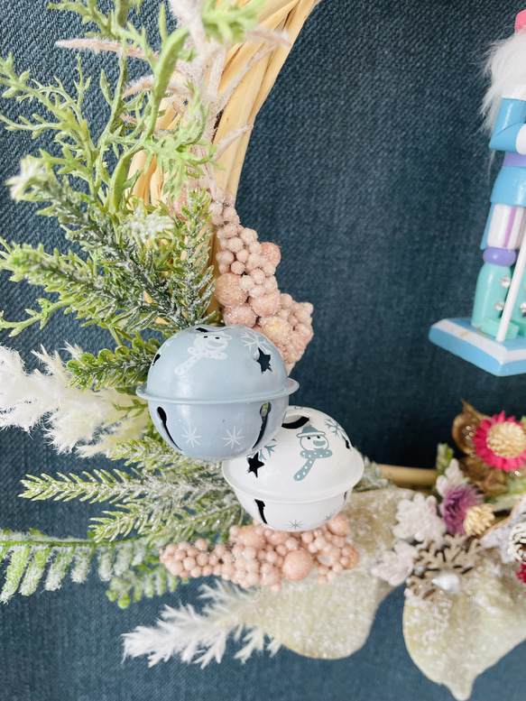 ◎送料無料◎超早割クリスマス2025✳︎雪をまとったくるみ割り人形クリスマスリース✴︎パステルカラーで優しい印象に 9枚目の画像