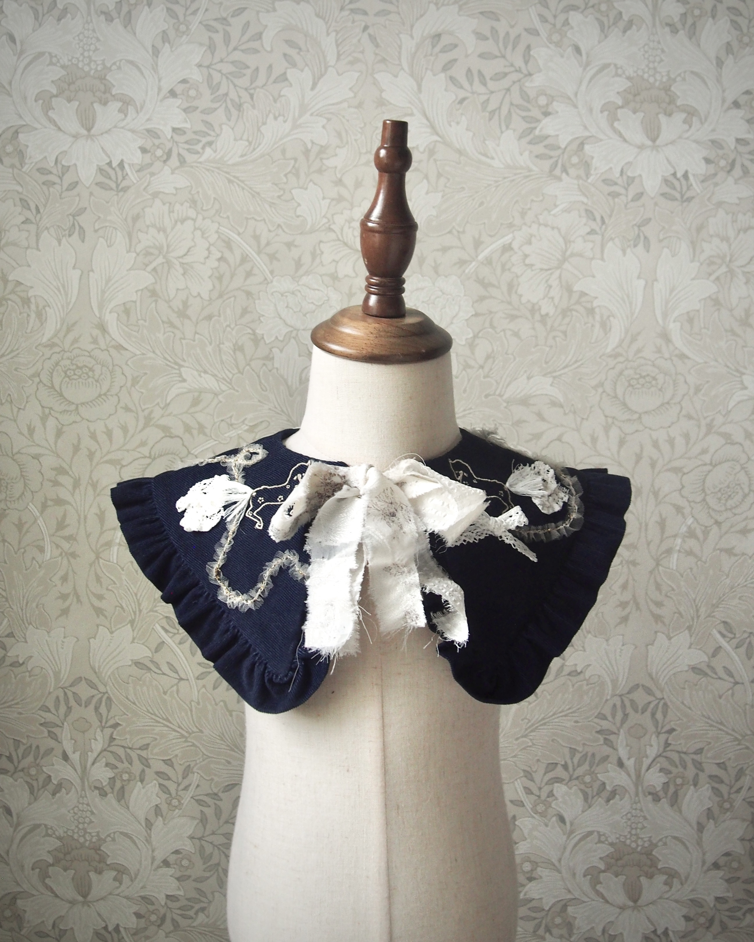 【パーティーに】メリーゴーランドカラー｜Midnight Navy｜パーティー｜バースデー｜つけ襟｜クリスマス