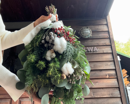 クリスマススワッグ ラスト！花材たっぷりフレッシュ✴︎お正月もok