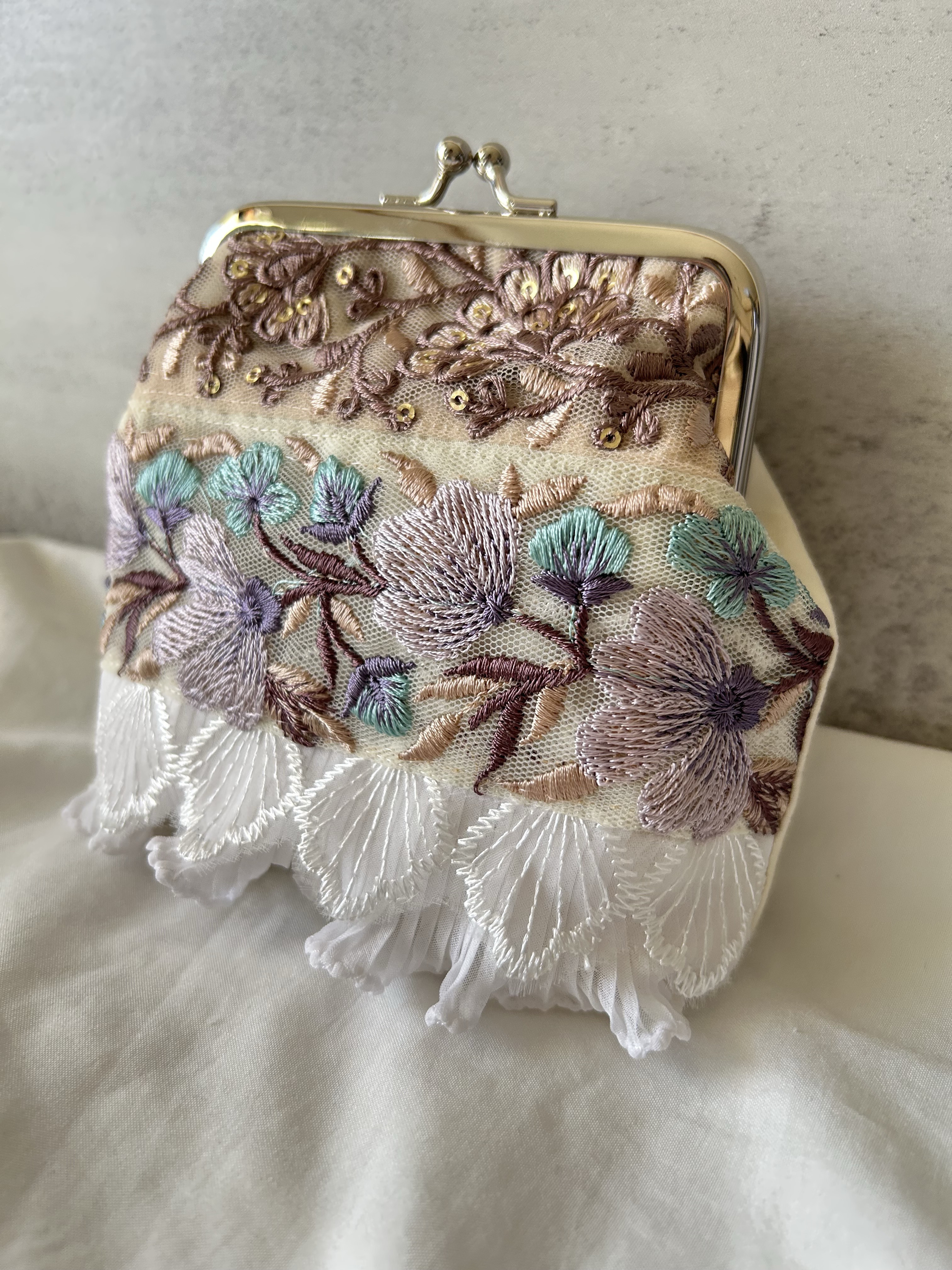東京手刺繍　がま口　小銭入れ　ポーチ ちいかわ 畳刺繍がま口ポーチ (ブルー) 小物入れ