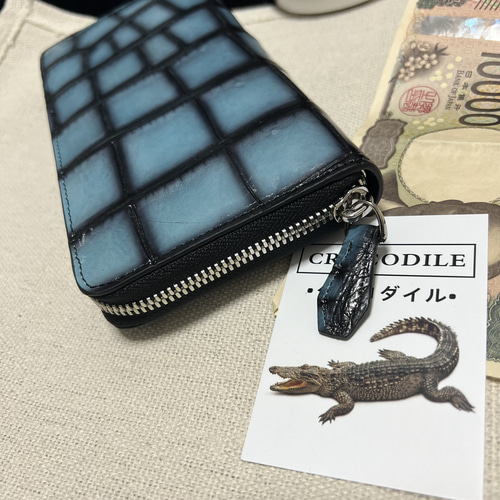 一枚革 珍しい最高級透き通る青クロコダイル財布 艶あり ワニ革 一枚革 珍しい最高級透き通る青クロコダイル財布 艶あり ワニ革