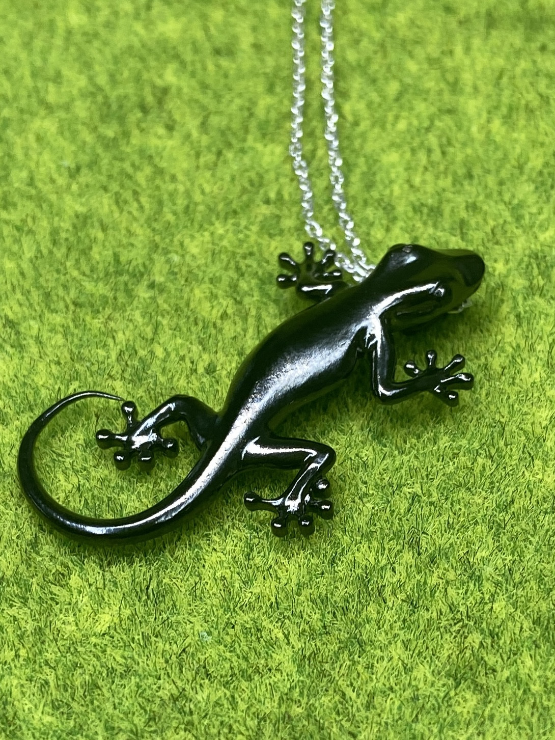ヤモリペンダント　ブラックメッキ仕様