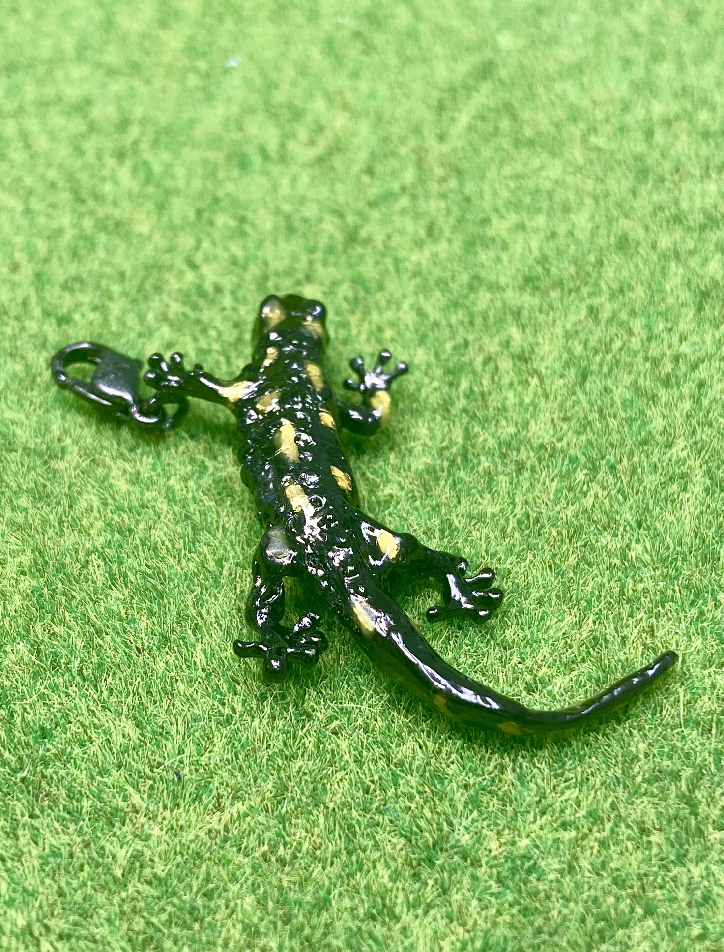 ファイヤーサラマンダーチャーム　ペンダントヘッド　２