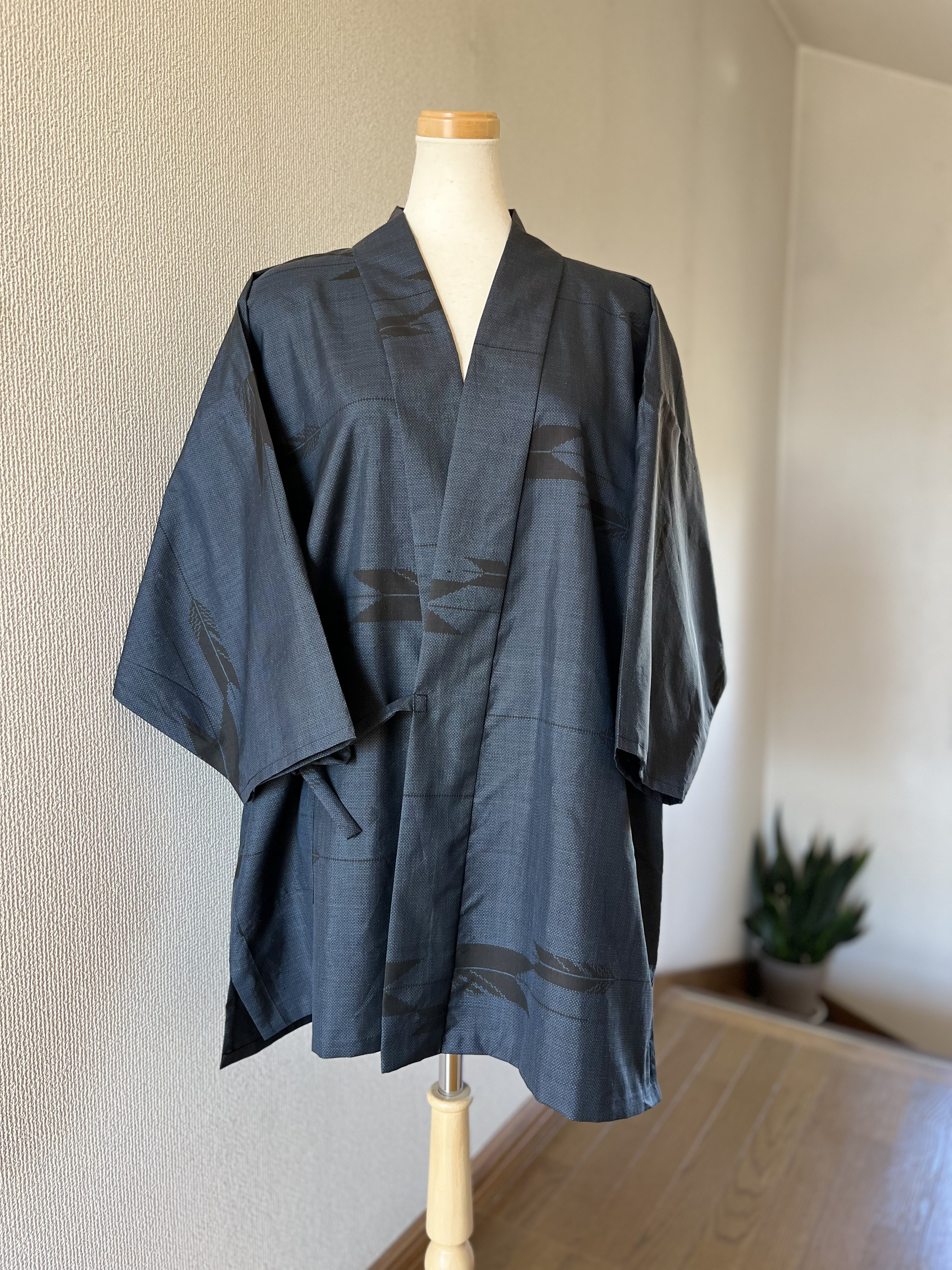 着物リメイク 本場大島紬 作務衣 商標有　お洒落上衣　現品限　シルク上着 d67b82b17bb9377e07cec0fc6c5b9e