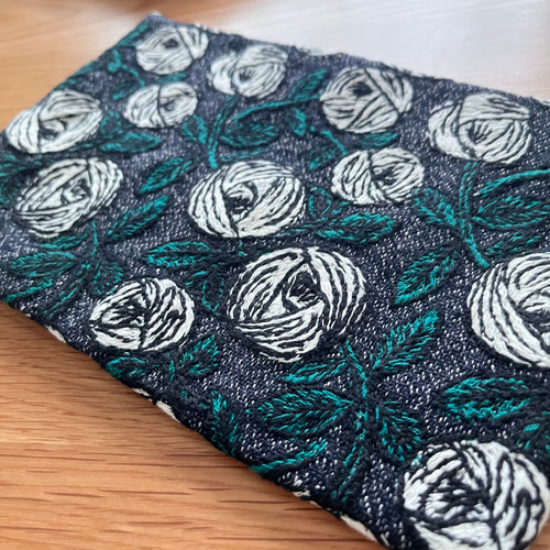 ミナペルホネン ブックカバー 文庫本 rosy mina perhonen の刺繍生地