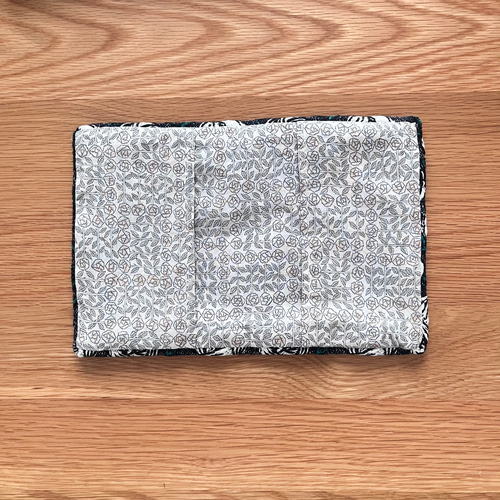 ミナペルホネン ブックカバー 文庫本 rosy mina perhonen の刺繍生地