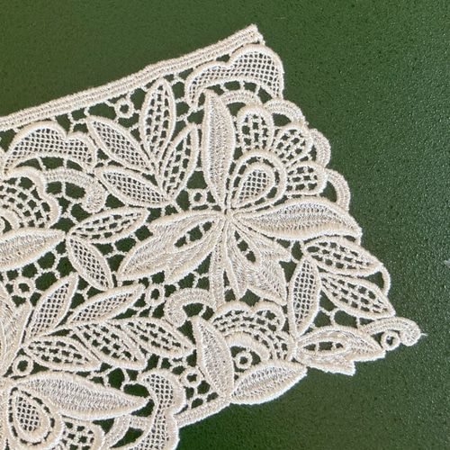 ホワイト総レースつけ襟ハンドメイドビンテージ アンティーク レース つけ襟（Antique Lace Collar）- JeJe PIANO