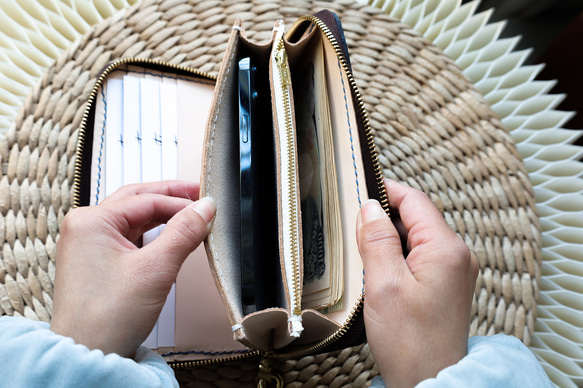 ‘天然石x皮革組合’大容量牛皮手工拉鍊長款皮夾旅行盒女士皮夾手工染色/全手工縫製 第14張的照片