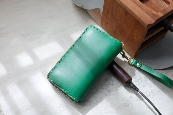 ‘天然石x皮革組合’大容量牛皮手工拉鍊長款皮夾旅行盒女士皮夾手工染色/全手工縫製 第8張的照片