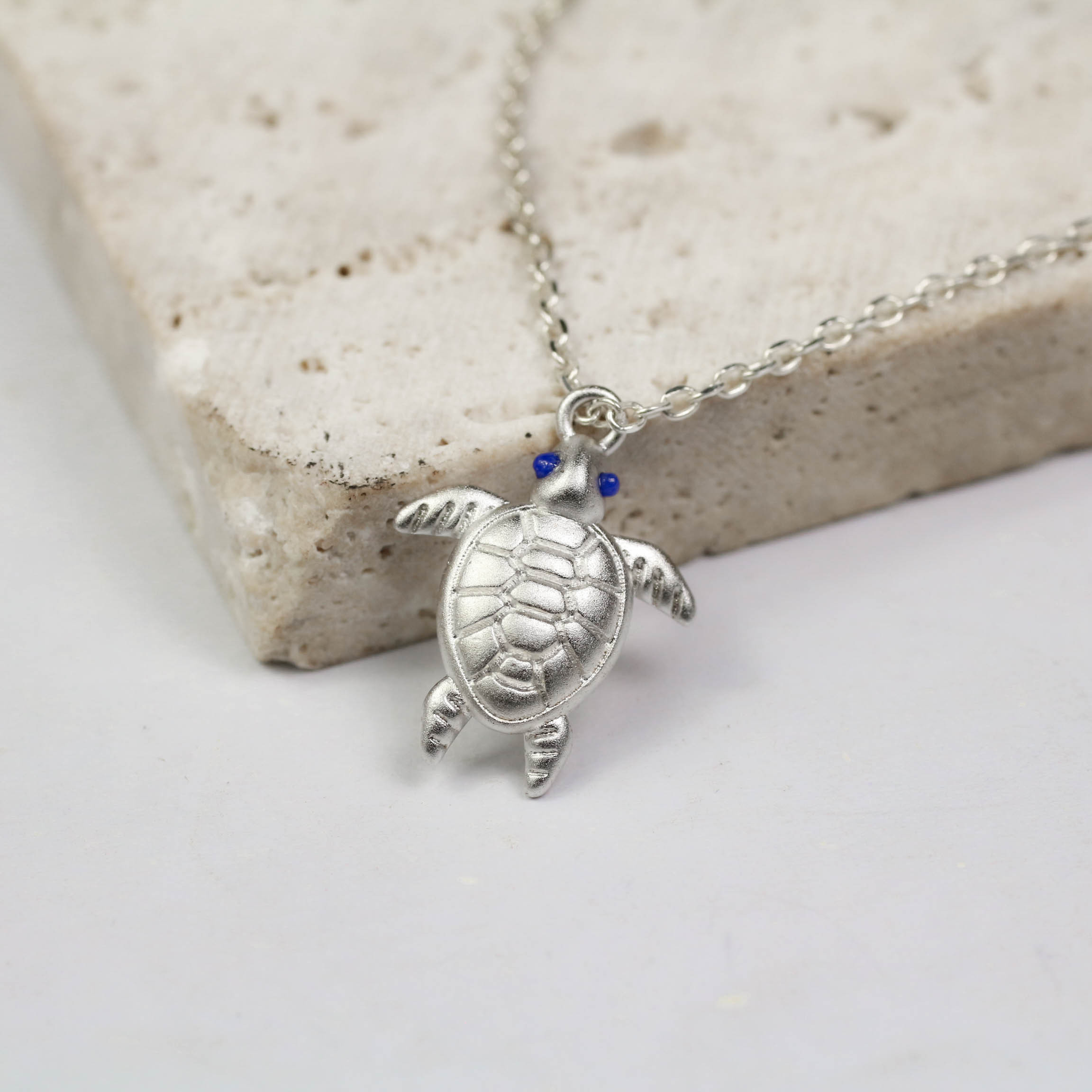 タートルネックレス シルバー925 シンプルネックレス モダンデザインタートル、キッズネックレス、ビーチネックレス、オー