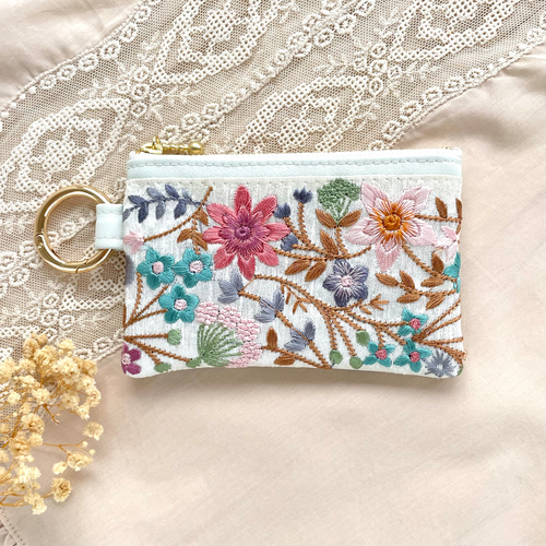 再販】インド刺繍 ミニポーチ ポーチ カラビナ フェイクレザー 小銭