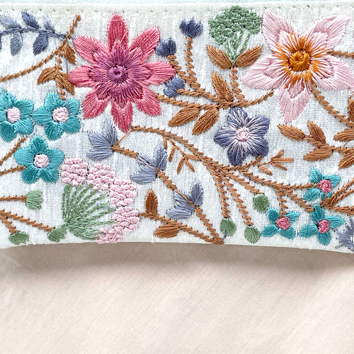 再販】インド刺繍 ミニポーチ ポーチ カラビナ フェイクレザー 小銭