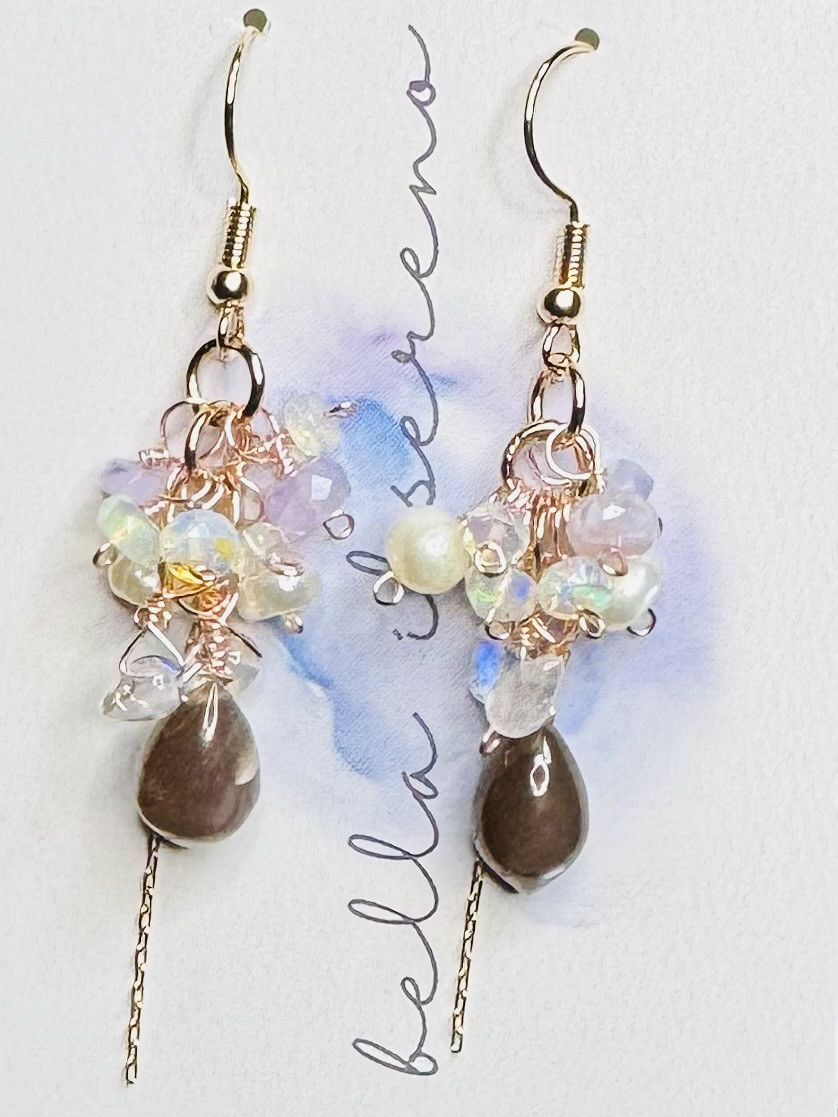 ピンクゴールドのチョコムーンストーンピアス