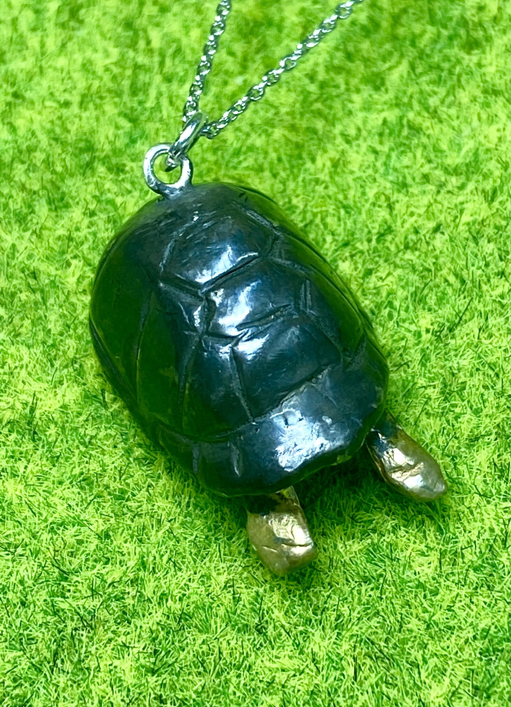 リクガメ後ろ姿ペンダントネックレス　アルダブラゾウガメ仕様