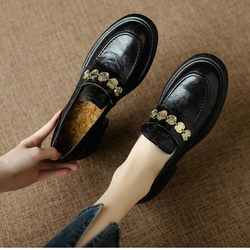 牛革 ローファー 疲れない 歩きやすい オシャレ レディーススニーカー 地雷系 冬靴 ウォーキングシューズ 裏起毛 1枚目の画像