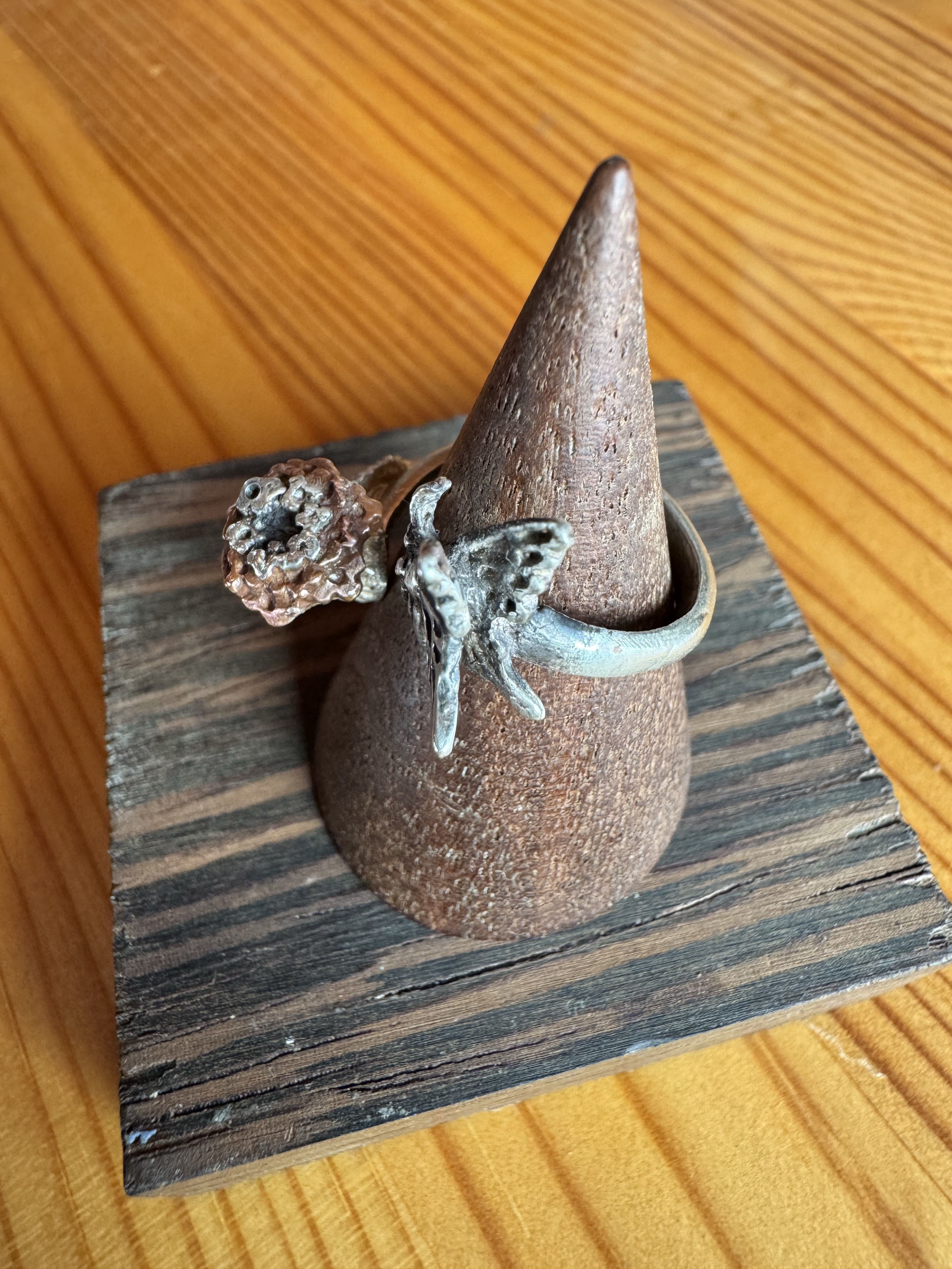 シルバーリング　「蝶よ、花よ( A butterfly garden )」